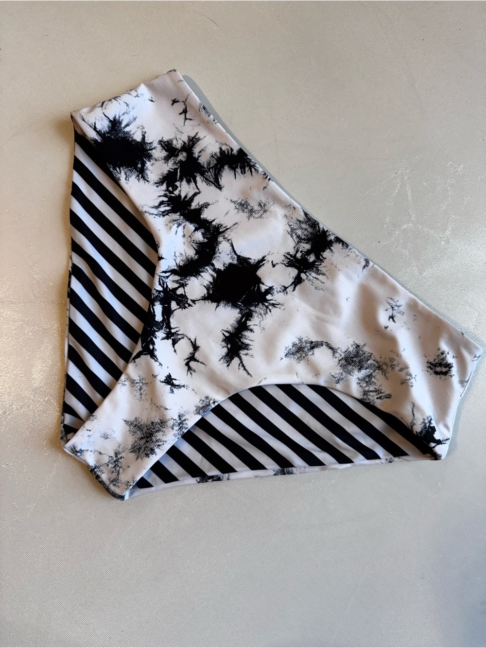 Black & White Tie-Dye and Stripe Reversible Bikini Bottoms NWOT